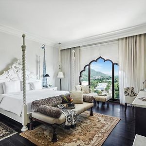 Deluxe King Room Non-Smoking 2 complimentary craft beers or a signature cocktail at Anjum per room or 90-min spa at the price of 60 per room or Happy Hours Buy 1 1 on select drinks at Anjum on food soft beverages & laundry